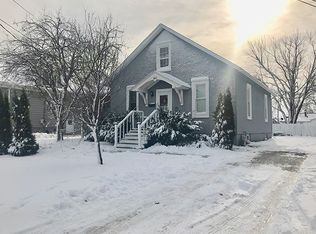 1822 10th St, Peru, IL 61354