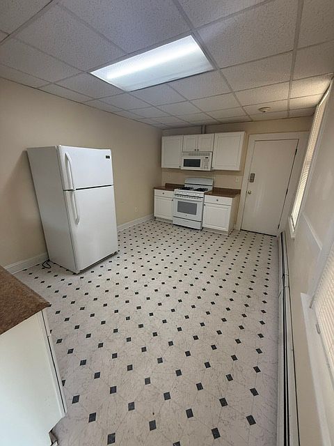 2nd image of 18 Lancaster St APT 1R