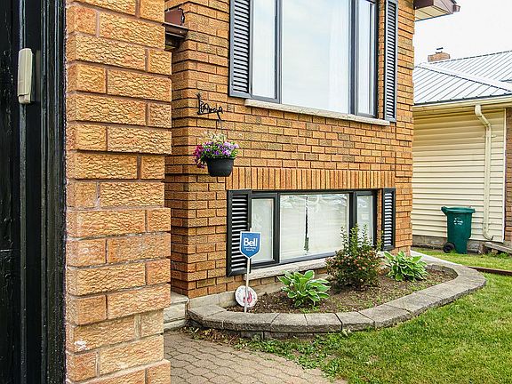 5th image of 11 Springbrook Cres