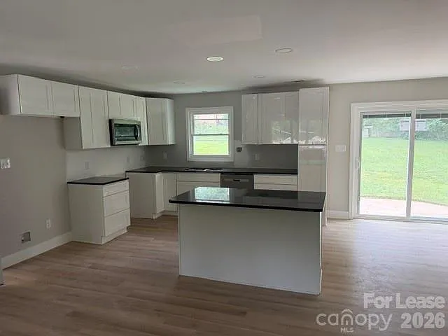 3309 Rollingwood Dr — Photo 2