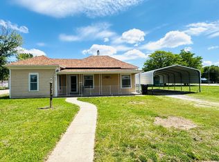 406 N 6th St, Wakeeney, KS 67672