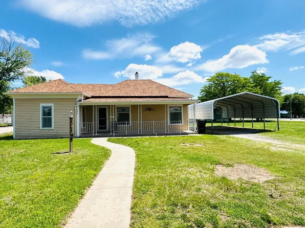 406 N 6th St, Wakeeney, KS 67672