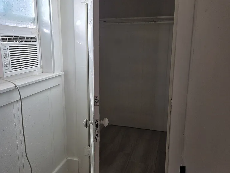 332 W Coler St #4 — Photo 17