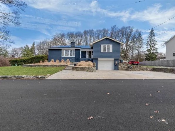 77 Woodlawn Ave, North Providence, RI 02904