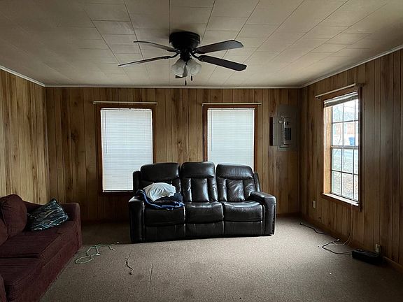 2nd image of 2090 Obrie St