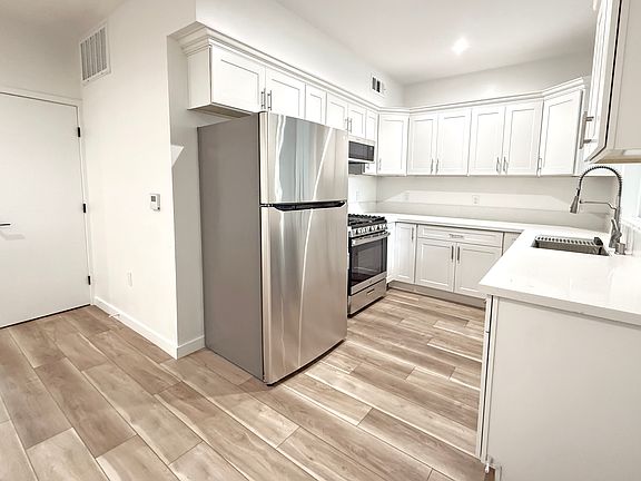 2nd image of 10934 Peach Grove St #202