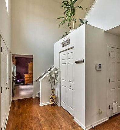 3rd image of 502 Silver Hollow Dr