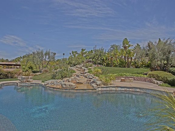 4th image of 719 California Oak Dr