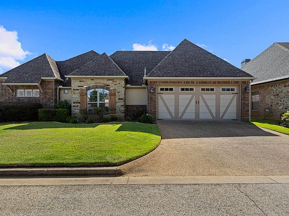 3rd image of 2025 Villa Ln
