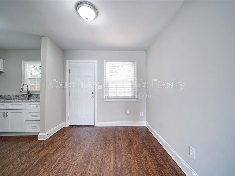 321 S Gardner Ave #6 — Photo 11