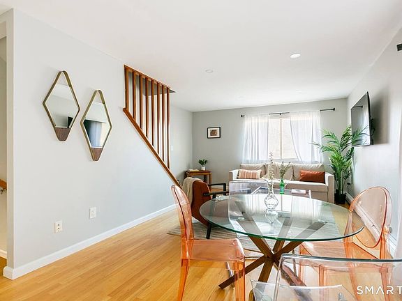 4th image of 516 Indian Ave