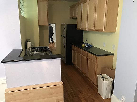 5th image of 3520 Emerson Ave S