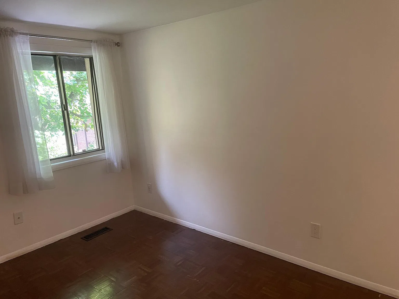 8995 Watchlight Ct — Photo 2