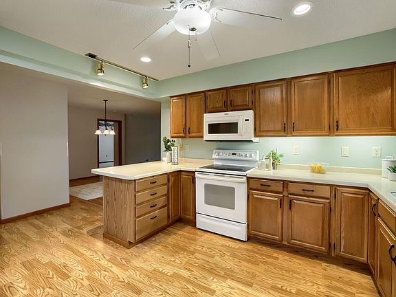 3rd image of 1078 Riverwood Ct