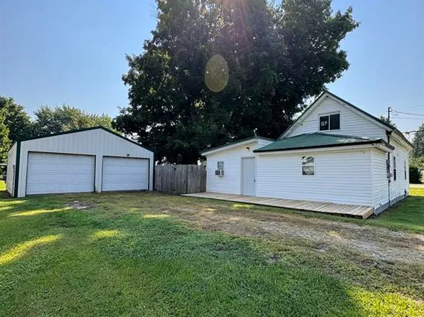 890 Pell St, Lewisport, KY 42351