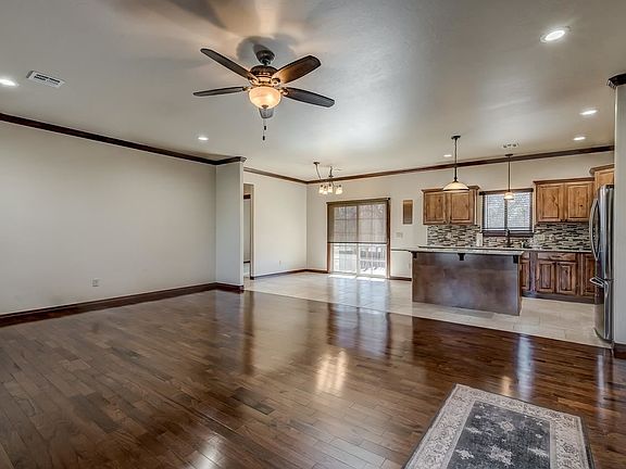 5th image of 4917 N Barrett Ct