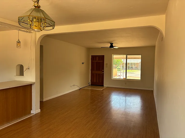 1814 Valencia Dr NE — Photo 14