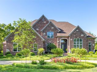 13815 Clayton Rd, Chesterfield, MO 63017