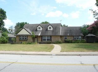 905 Egyptian Way, Grand Prairie, TX 75050