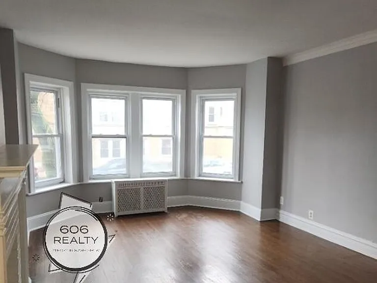Oak Park! 118-20 S Austin Blvd - 8-10 Adams St — Photo 7