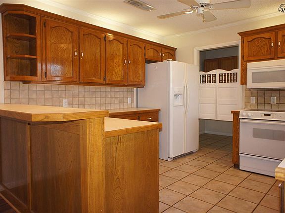 5th image of 1211 Danberry St