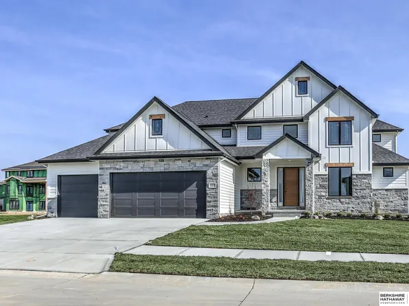 11012 S 222nd St, Gretna, NE 68028