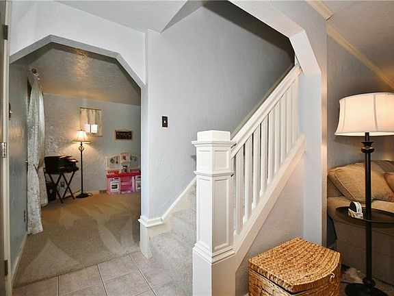 4th image of 5028 Belmont Ave