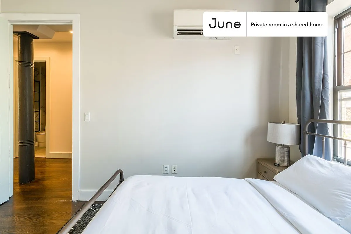 Full bedroom in 4 bed/2 bath home in Bedford-Stuyvesant #1241 C — Photo 3