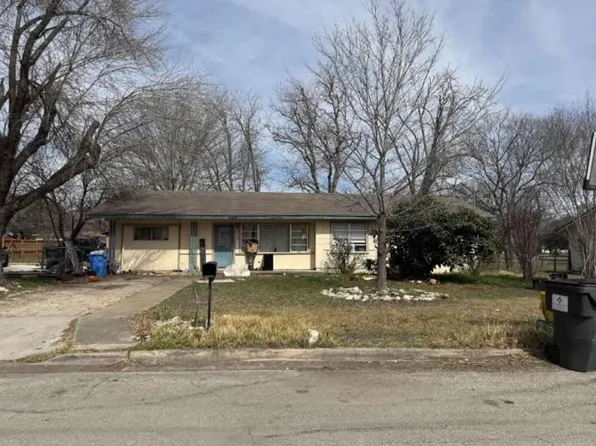 212 E Rosemary Dr, Seguin, TX 78155