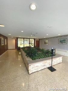 110 Brooklyn Avenue #4U, Freeport, NY, 11520