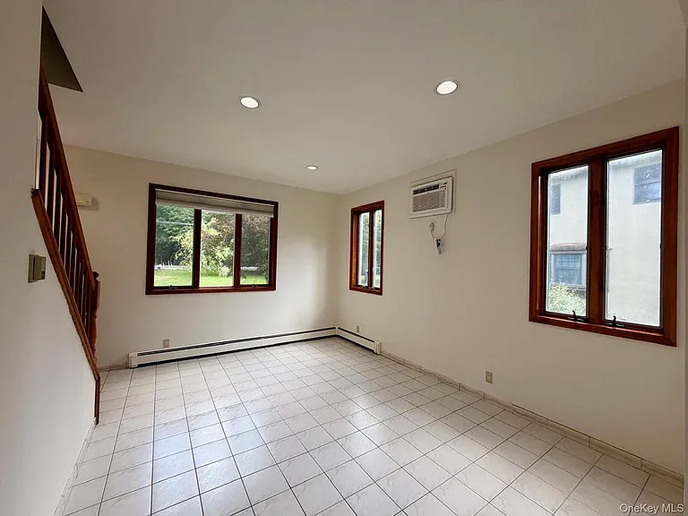 110 Baron De Hirsch Rd #2 — Photo 4