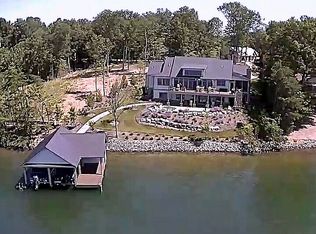 2293 Capewood Dr, Huddleston, VA 24104