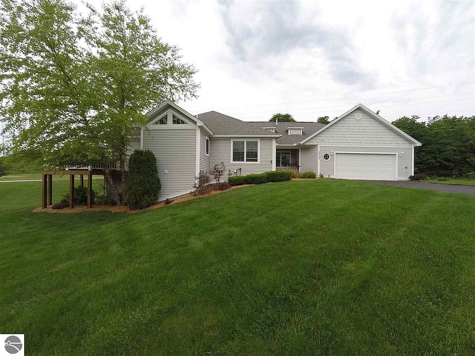 1st image of 3059 Crown Wood Ct