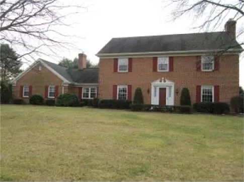 621 Northlawn Dr photo 1