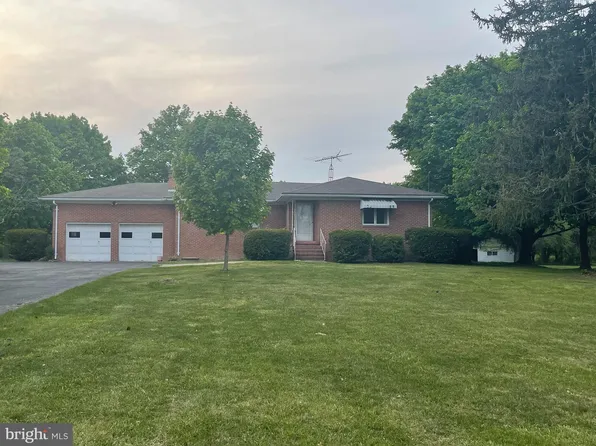 1372 Dominion Rd, Gerrardstown, WV 25420