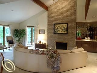 4th image of 8454 Fawn Valley Dr