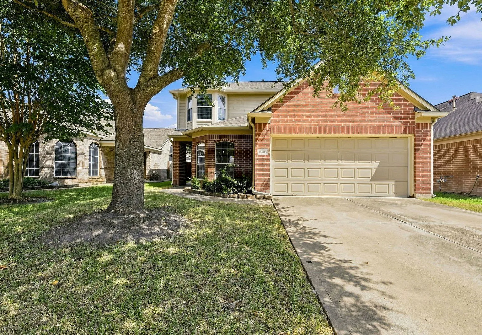 4 bed, 2.5 bath, 2394 sqft, $2,390 — Photo 1