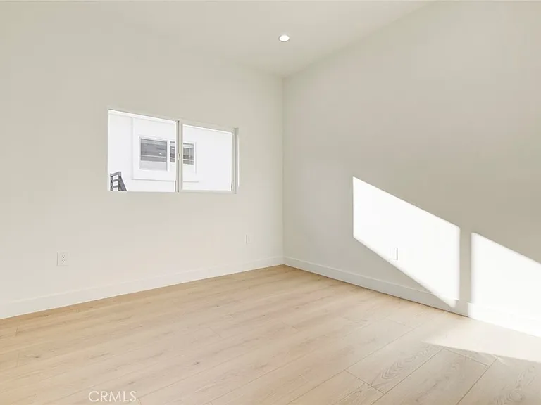 2242 N Keystone St — Photo 11