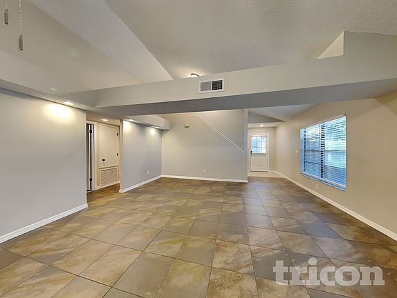 3rd image of 419 E Springtree Way