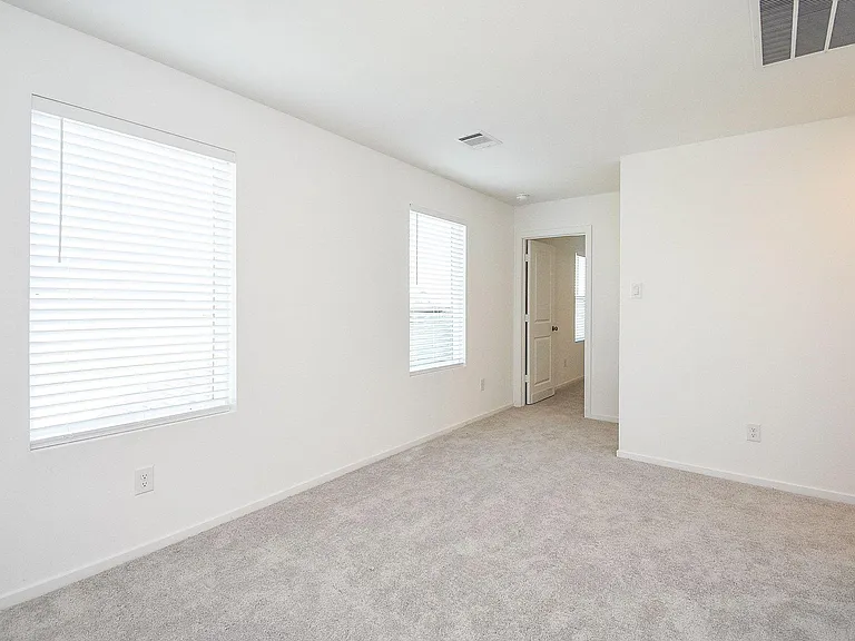 3045 Fantasy Terrace Dr — Photo 18