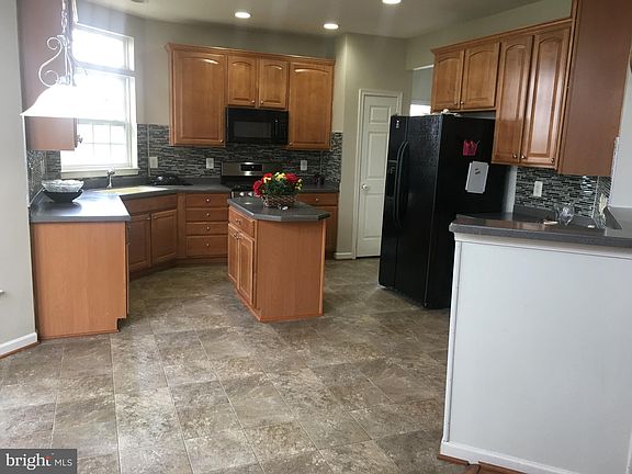 4th image of 18044 Camdenhurst Dr