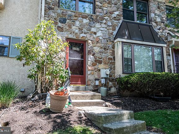 2nd image of 1197 Heyward Rd #35