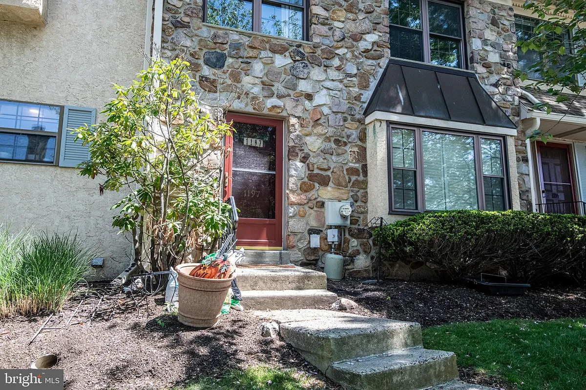 Building Photo - 1197 Heyward Rd #35