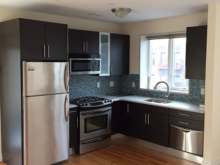 175 Payson Ave #4A — Photo 3