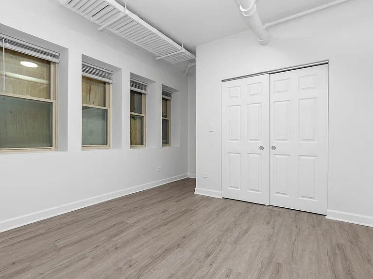 8201 S Paulina St — Photo 28