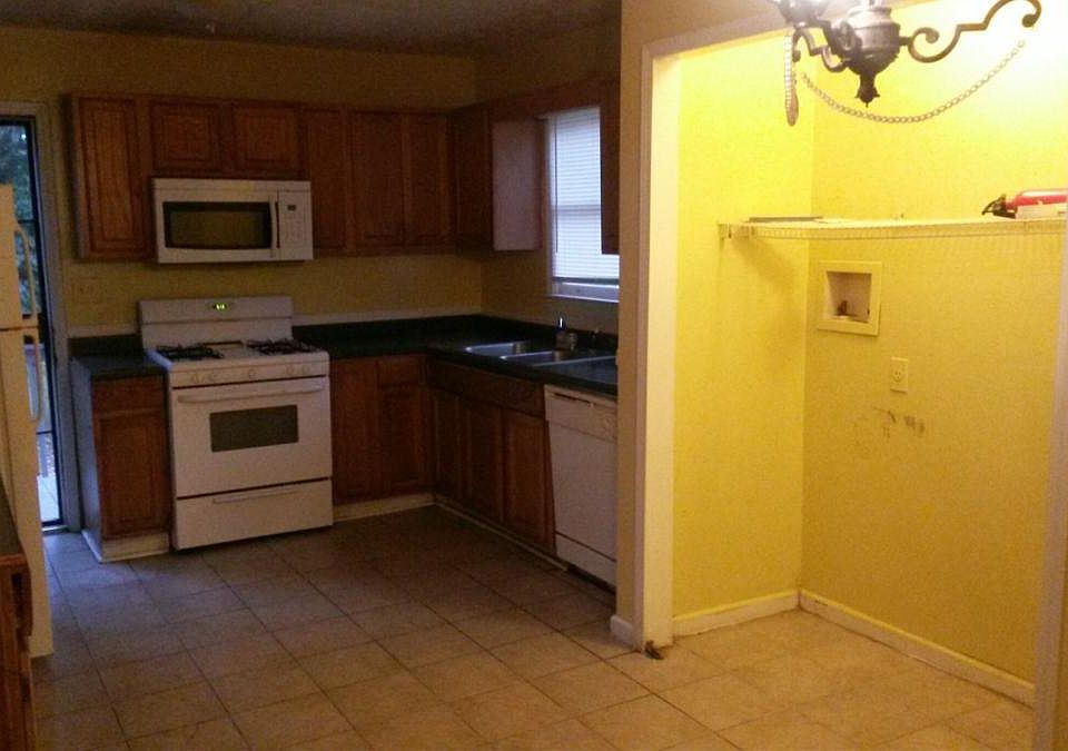 2nd image of 1155 Coleman St SW