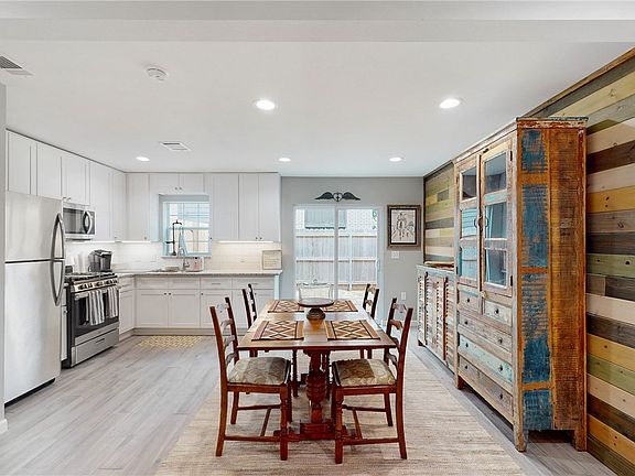 3rd image of 513 Boyett St APT 2