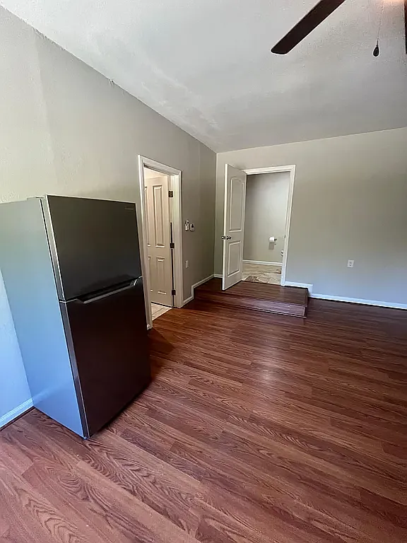 Studio, 450 sqft, $2,600 — Photo 2