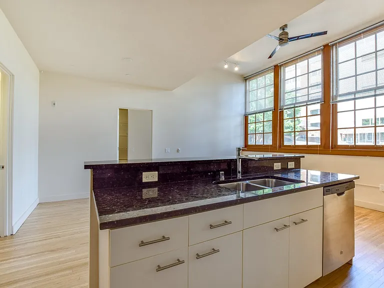 Longfellow Lofts — Photo 19
