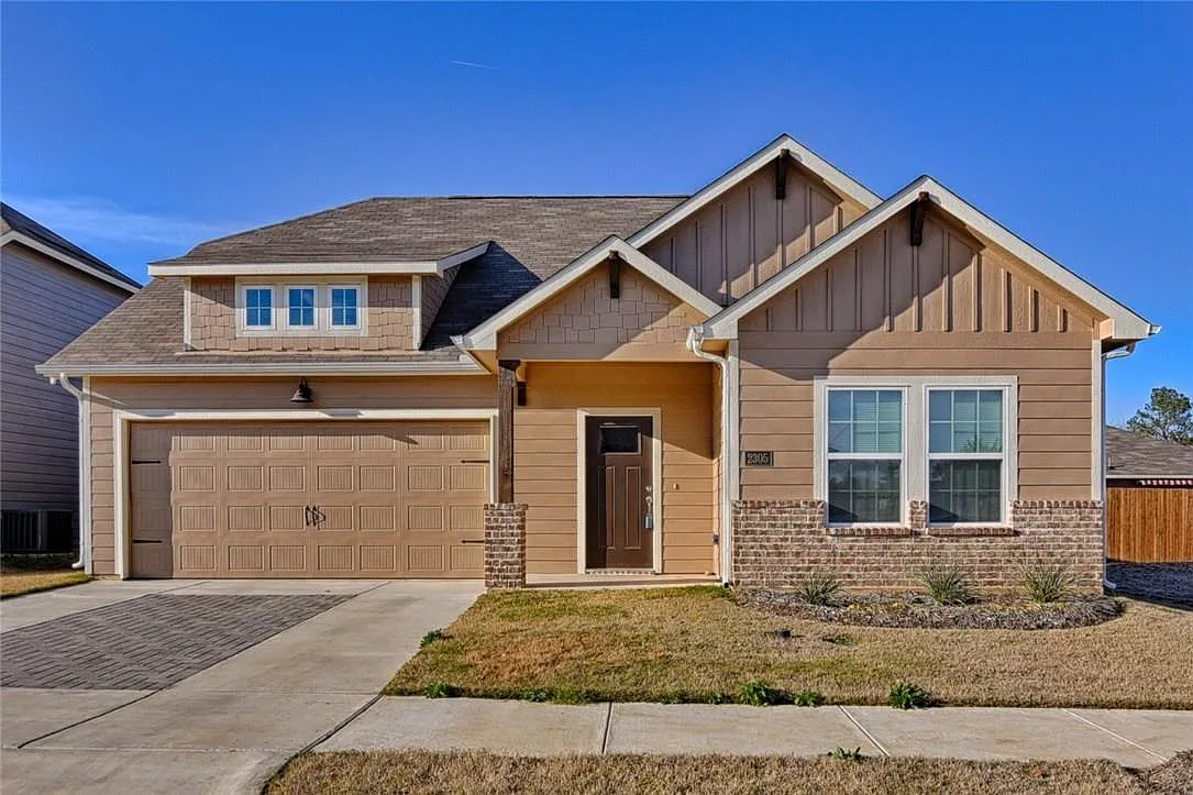 2305 Paxton Way — Photo 1